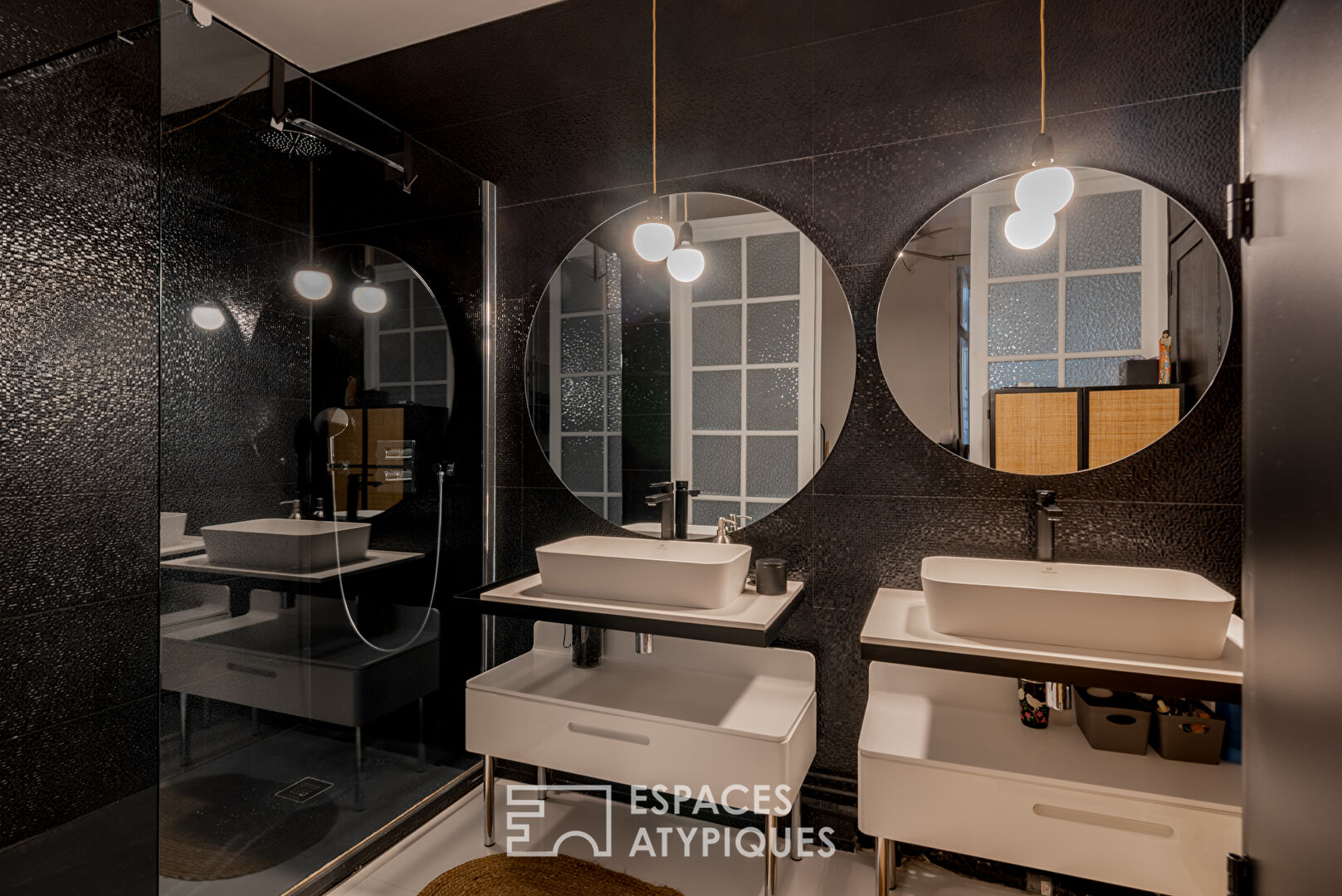 Beautiful renovated apartment, full of history – Right in the city center of Rennes