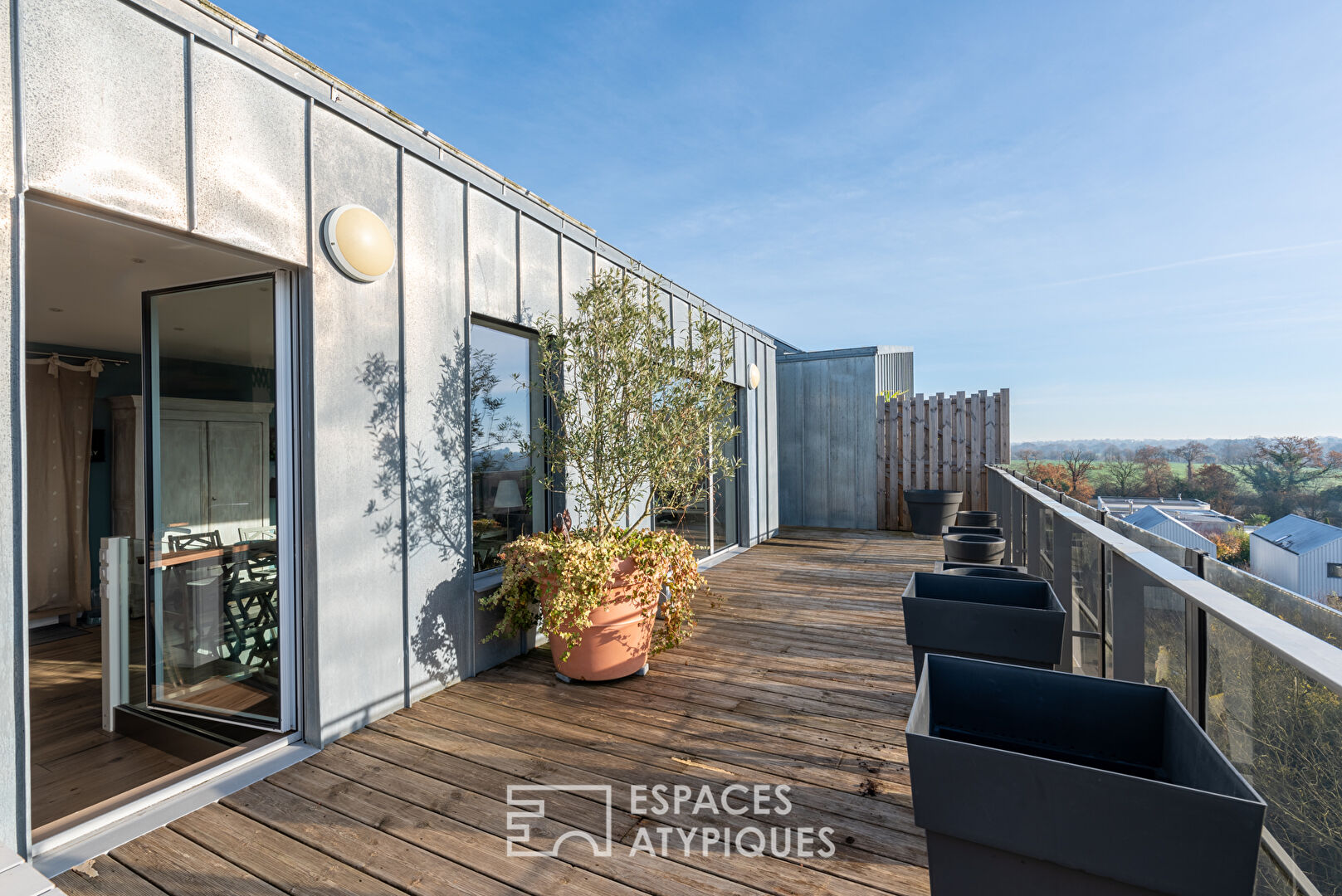Exotic and bioclimatic duplex with 4 bedrooms and 2 terraces – CHANTEPIE