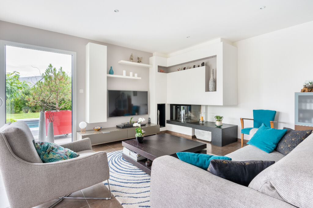 Harmonious family villa and its swimming pool – Bruz
