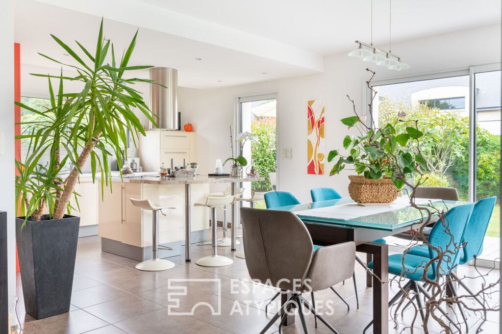 Harmonious family villa and its swimming pool – Bruz
