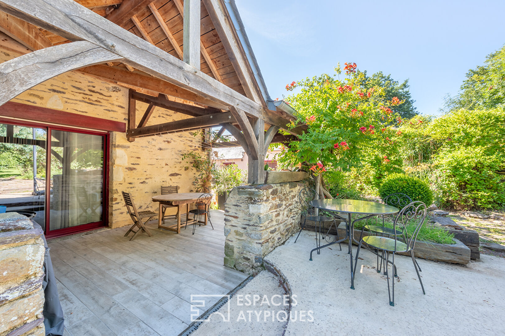 Charming 17th century manor house and its lodgings