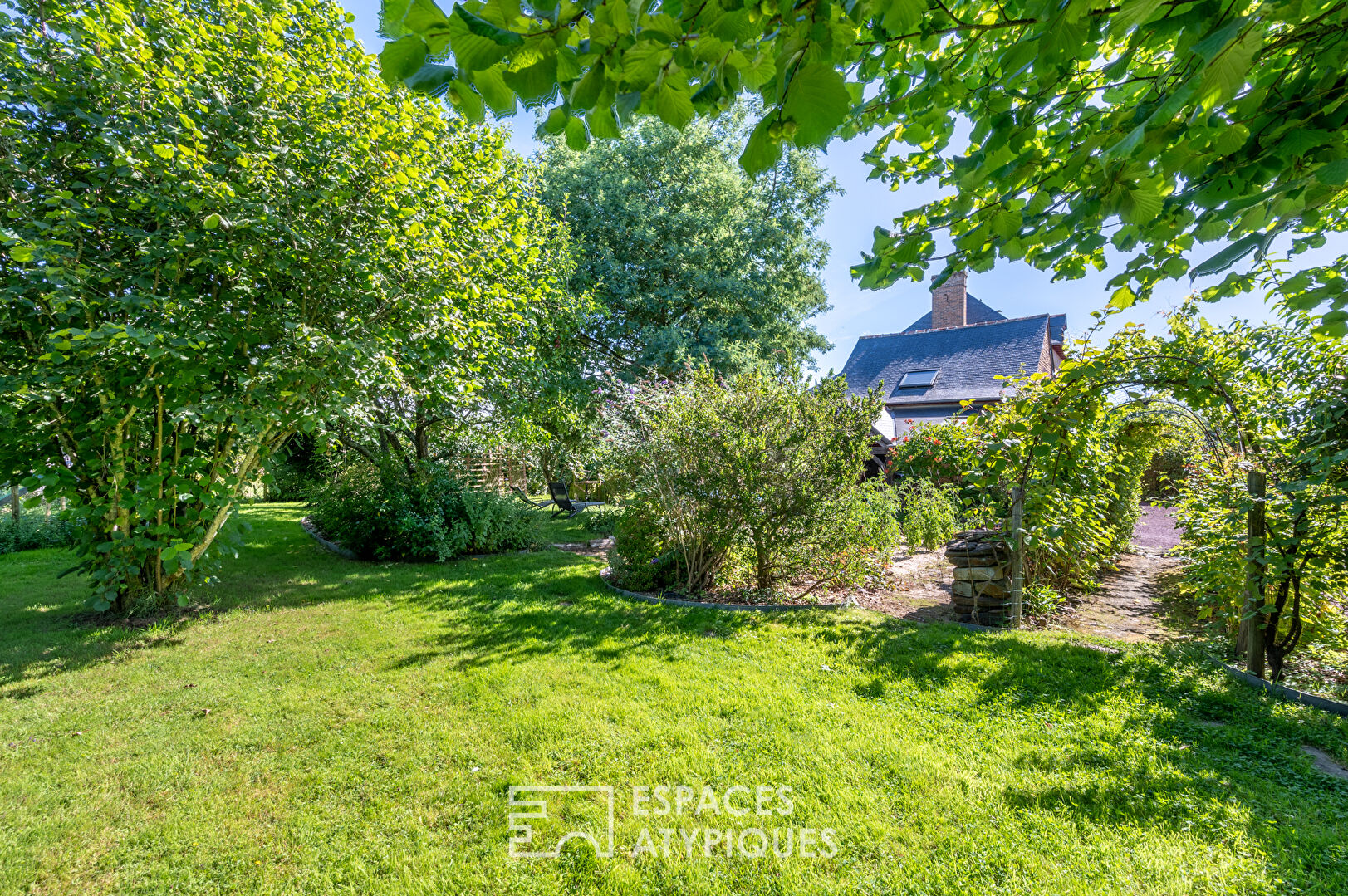 Charming 17th century manor house and its lodgings