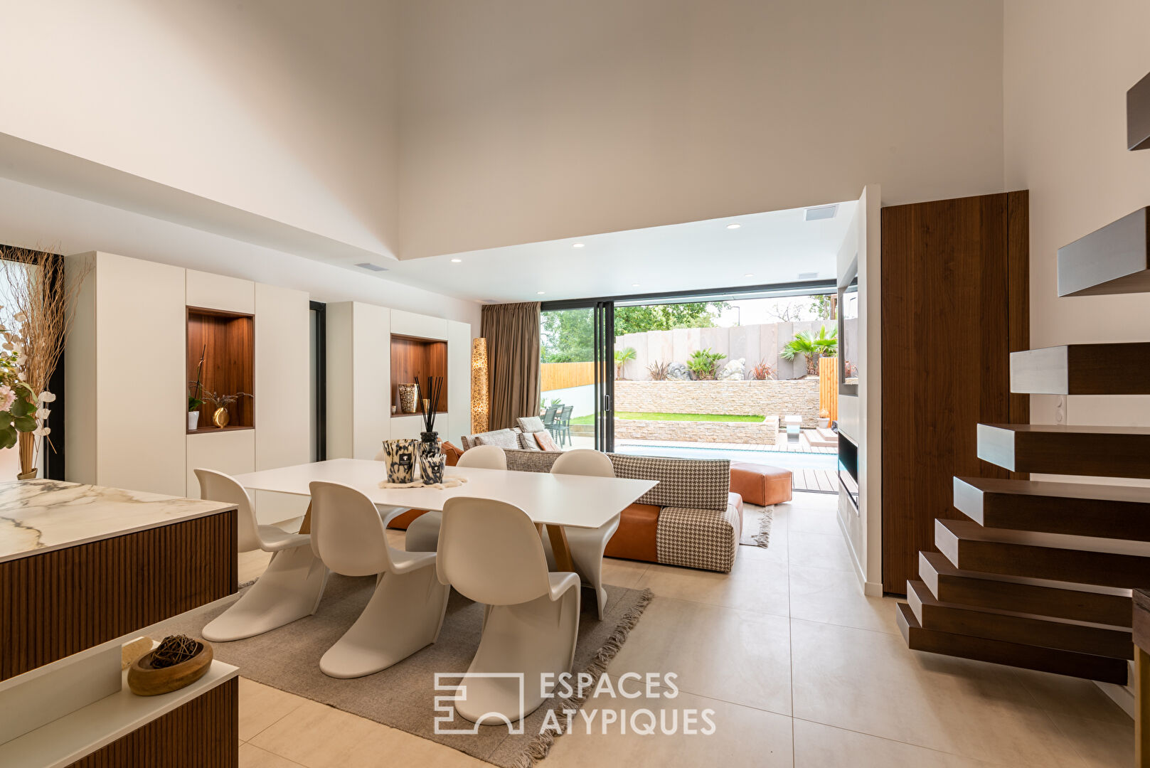 Elegant architect-designed villa fifteen minutes from Rennes