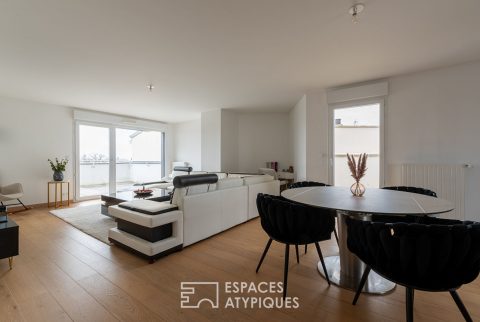 High-end duplex and its three terraces