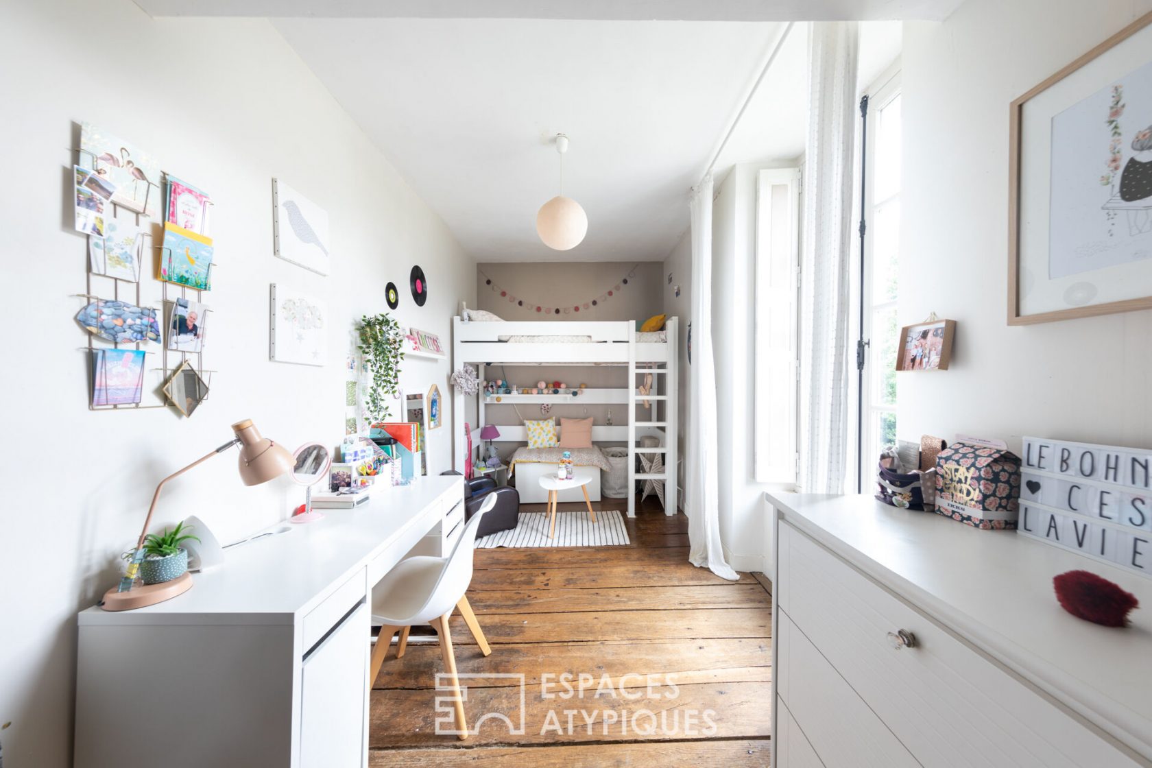 L’étonnante bourgeoise en coeur du bourg