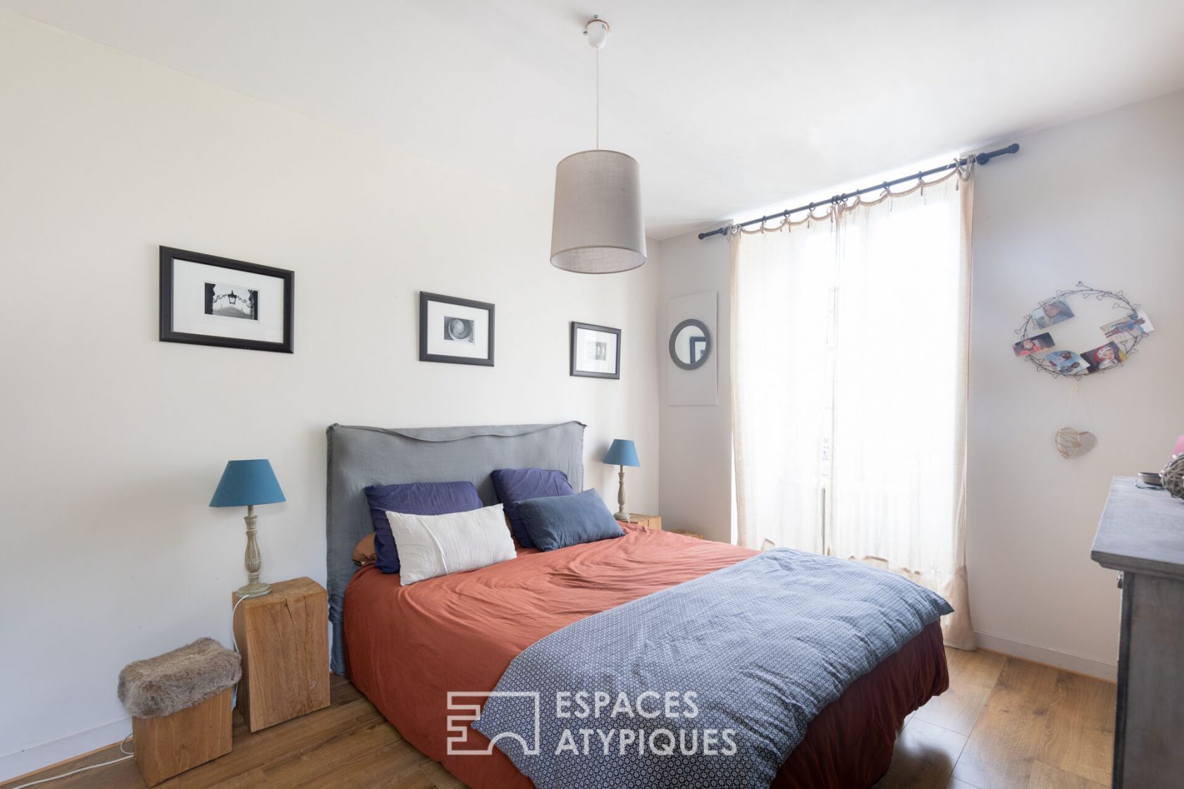 L’étonnante bourgeoise en coeur du bourg