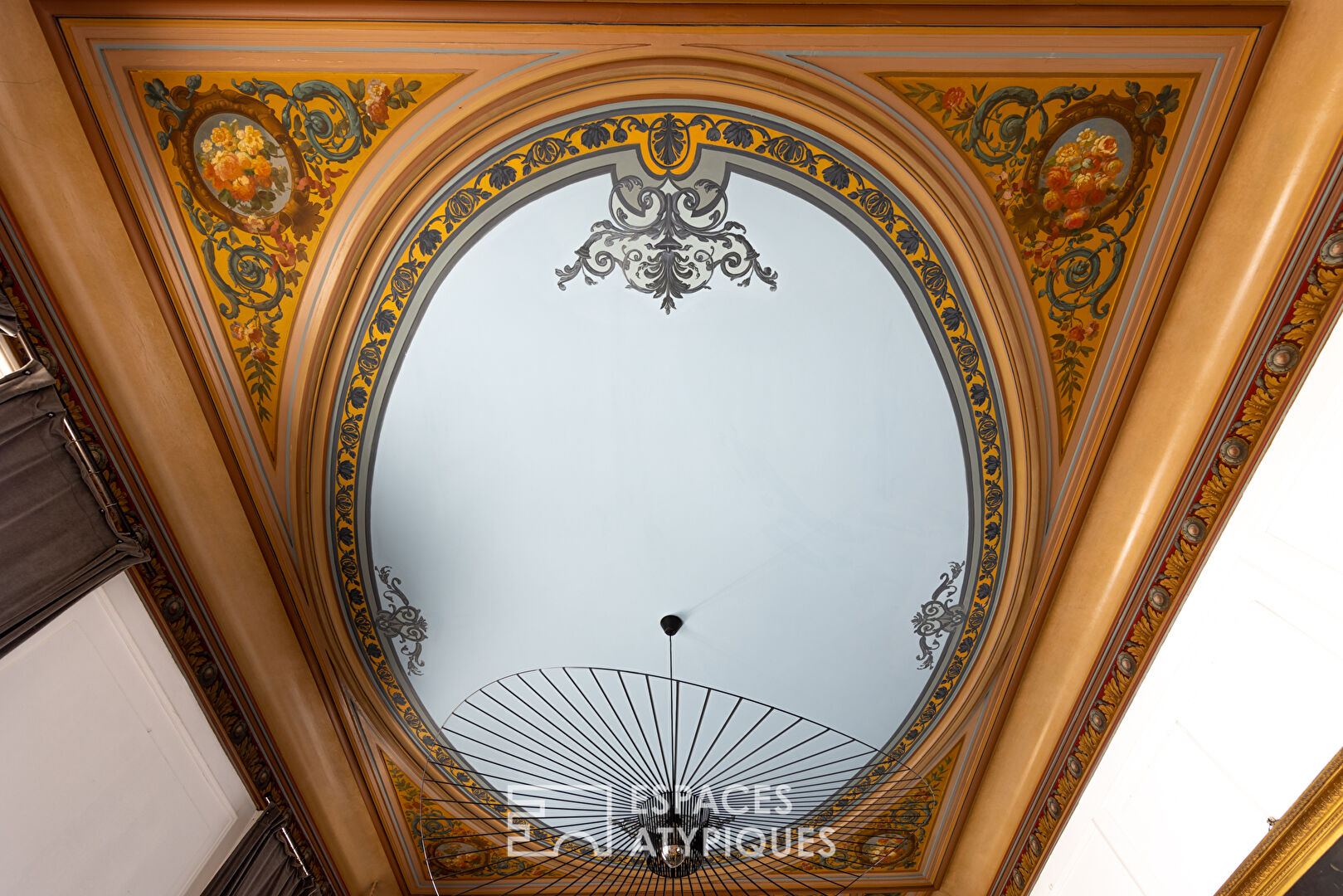 Mansion in the heart of Dol-de-Bretagne