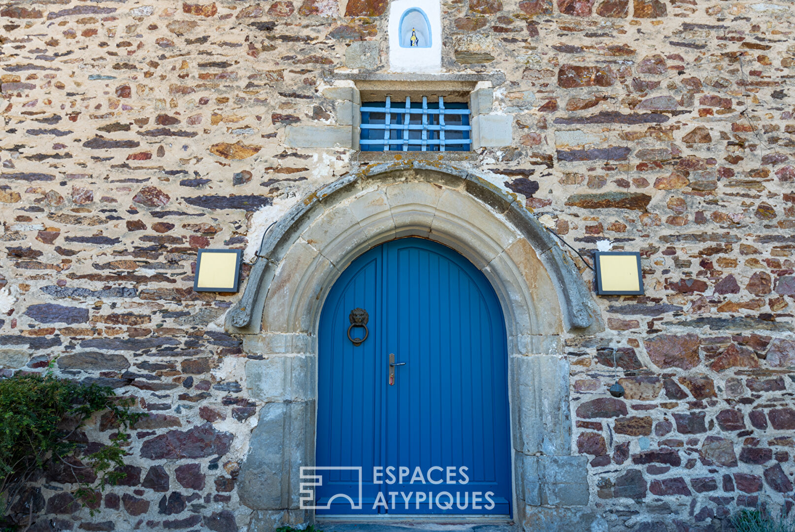 15th century manor, chapel and outbuildings