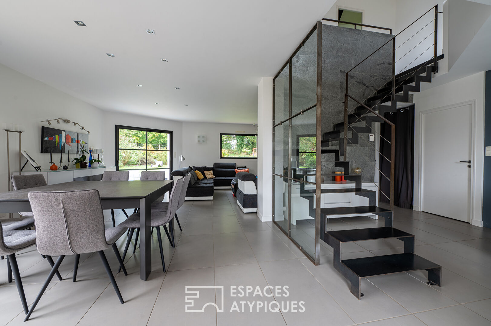 La contemporaine exotique