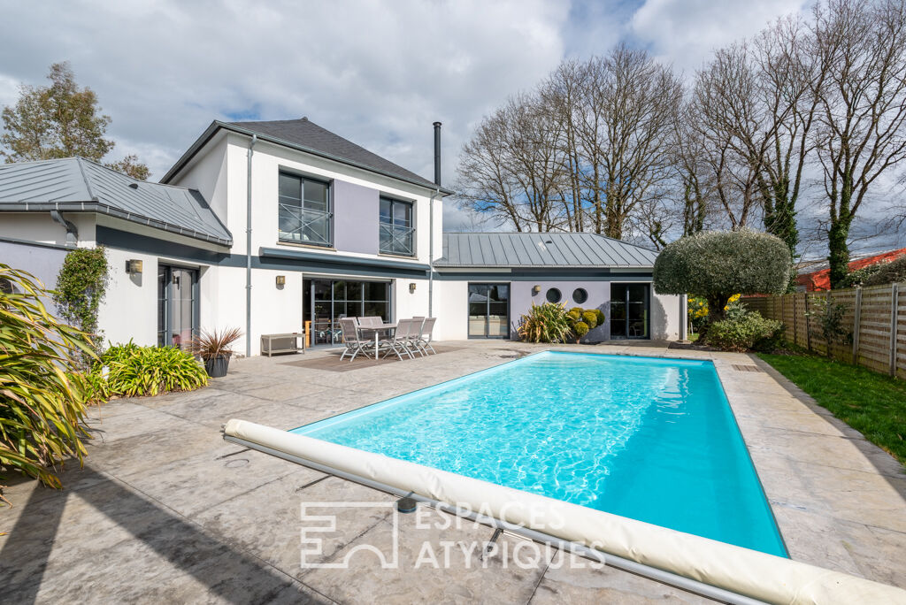 La familiale contemporaine et sa piscine