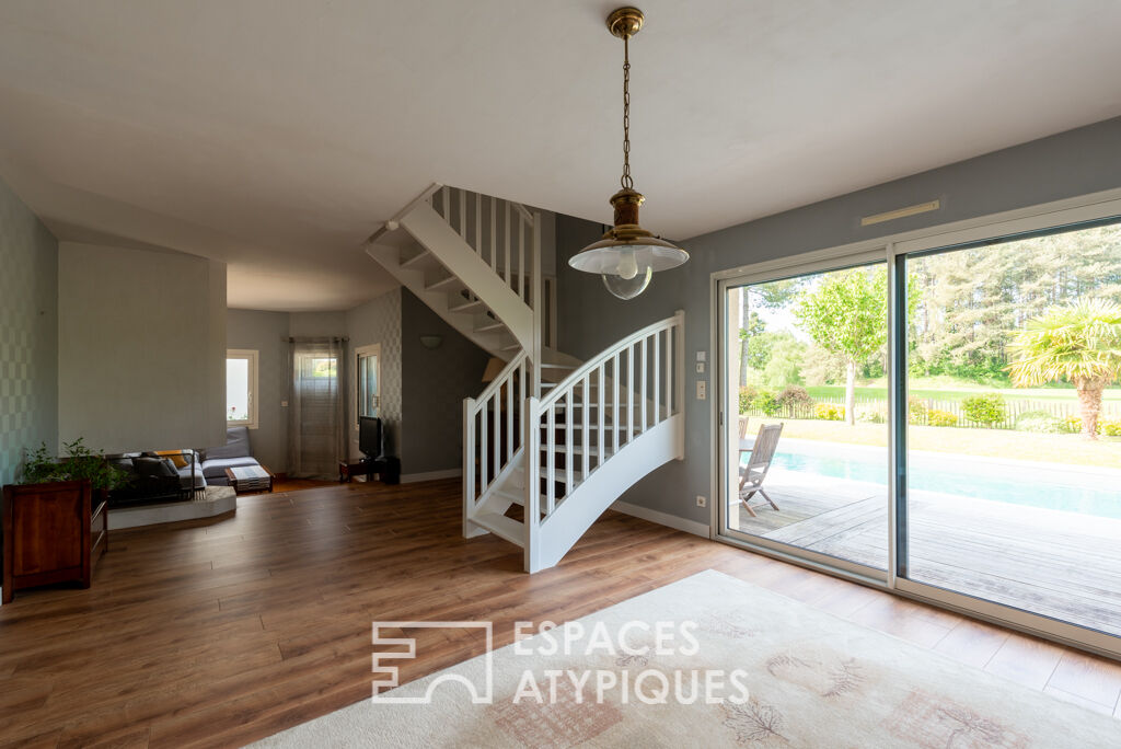 Contemporaine avec vue sur le Golf