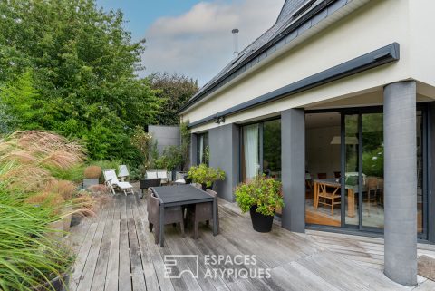 Maison d’architecte dans son cadre végétal exotique