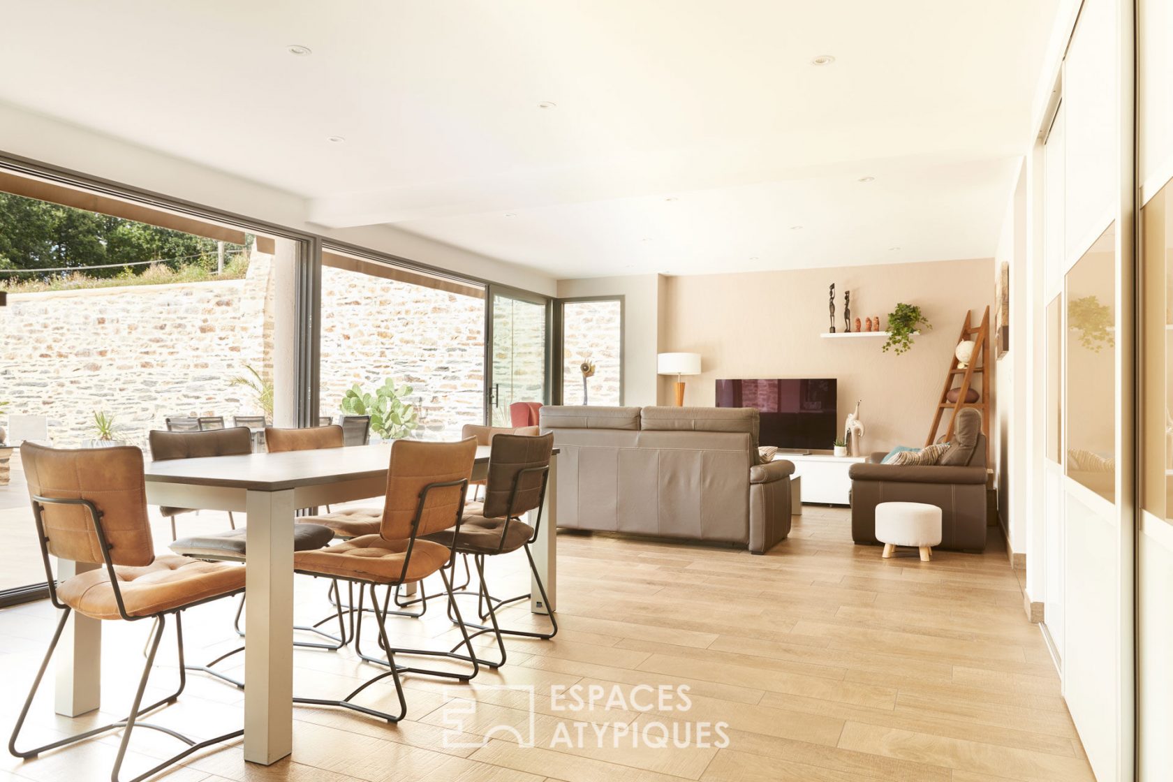 Maison d’architecte et sa terrasse intimiste