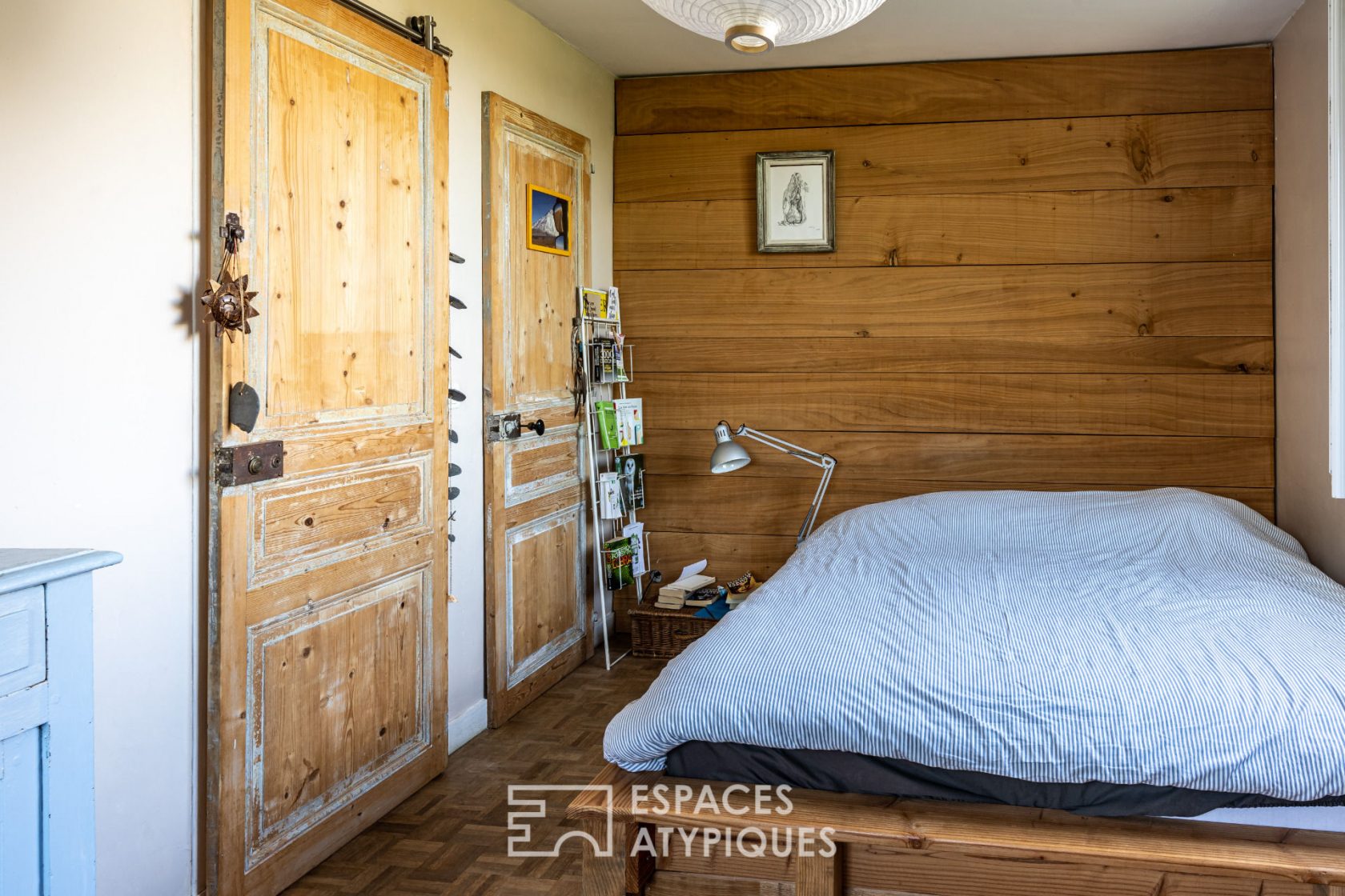 Maison à l’ambiance boisée en bord de mer