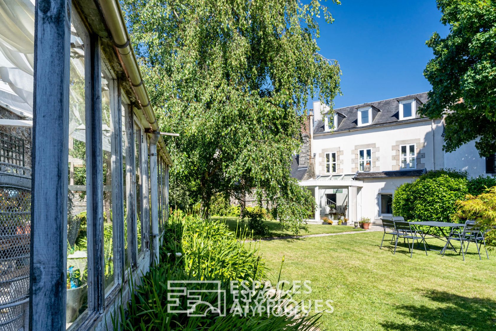 Maison de Maître avec dépendance