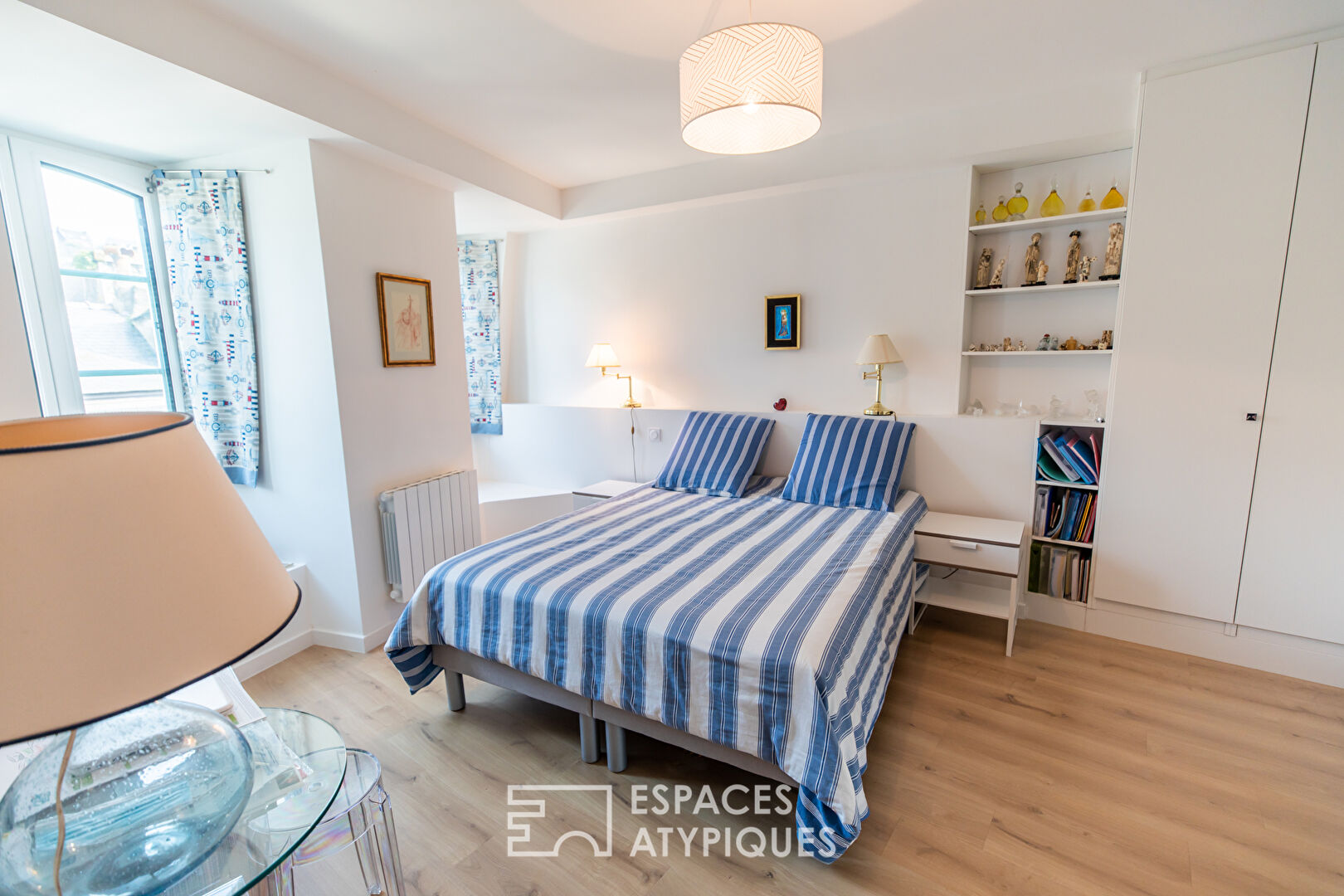 Contemporary apartment in the heart of town