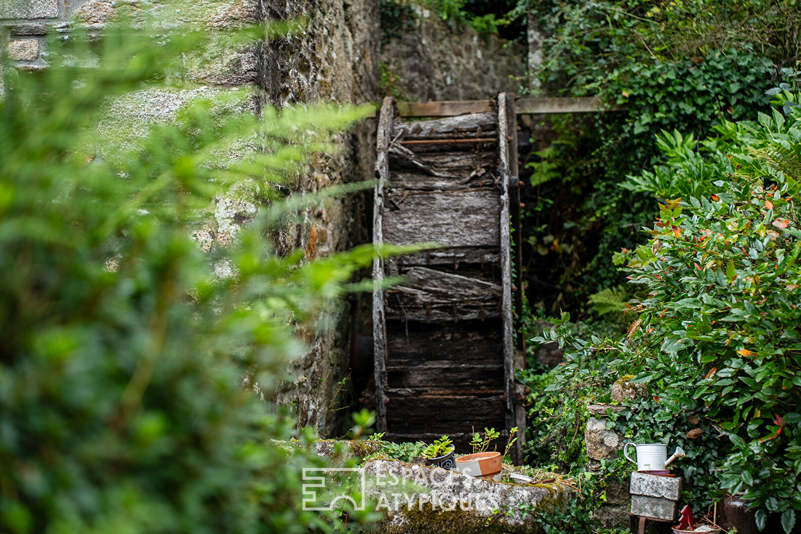 Charmant moulin à rénover dans un cadre pittoresque