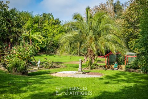 Contemporaine de plain-pied lovée dans son jardin d’exception