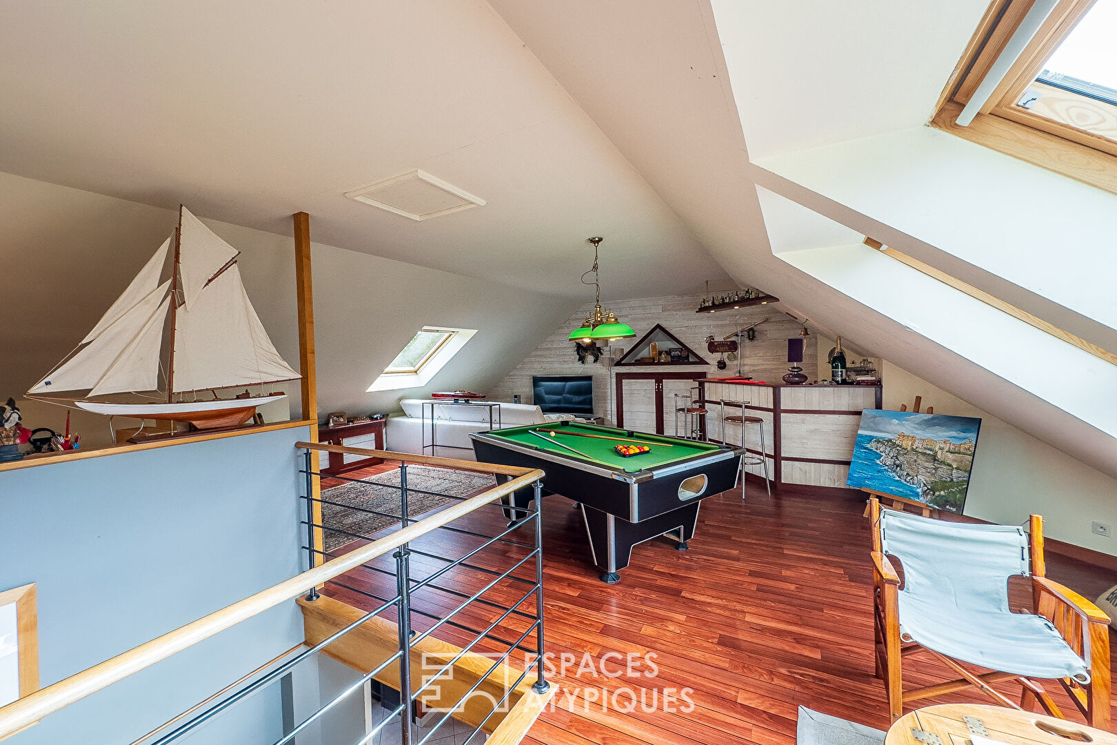 Contemporaine de plain-pied lovée dans son jardin d’exception