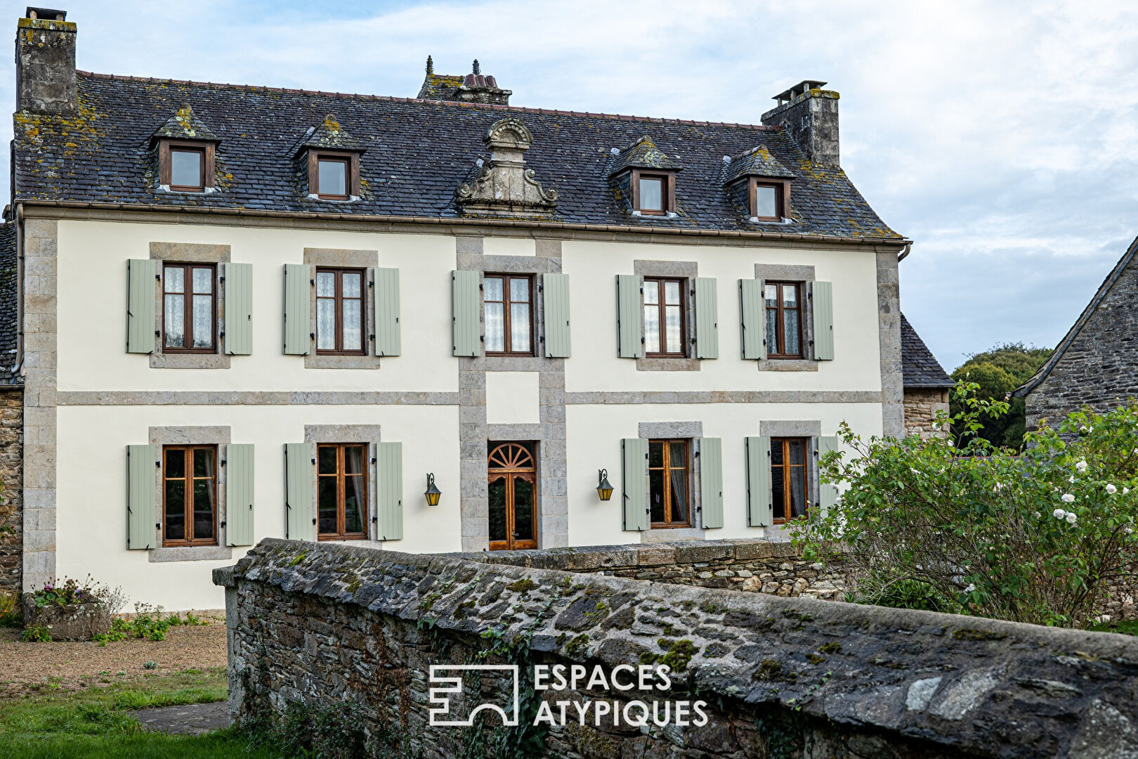 Authentic 16th century Manor with its gîtes