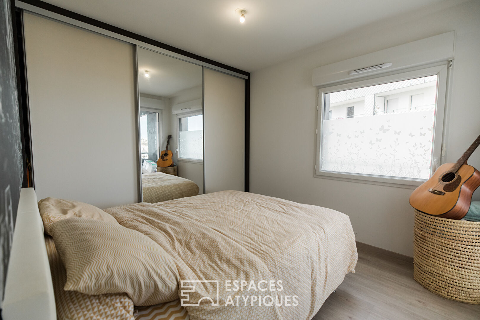 Top floor apartment with sea view and terrace