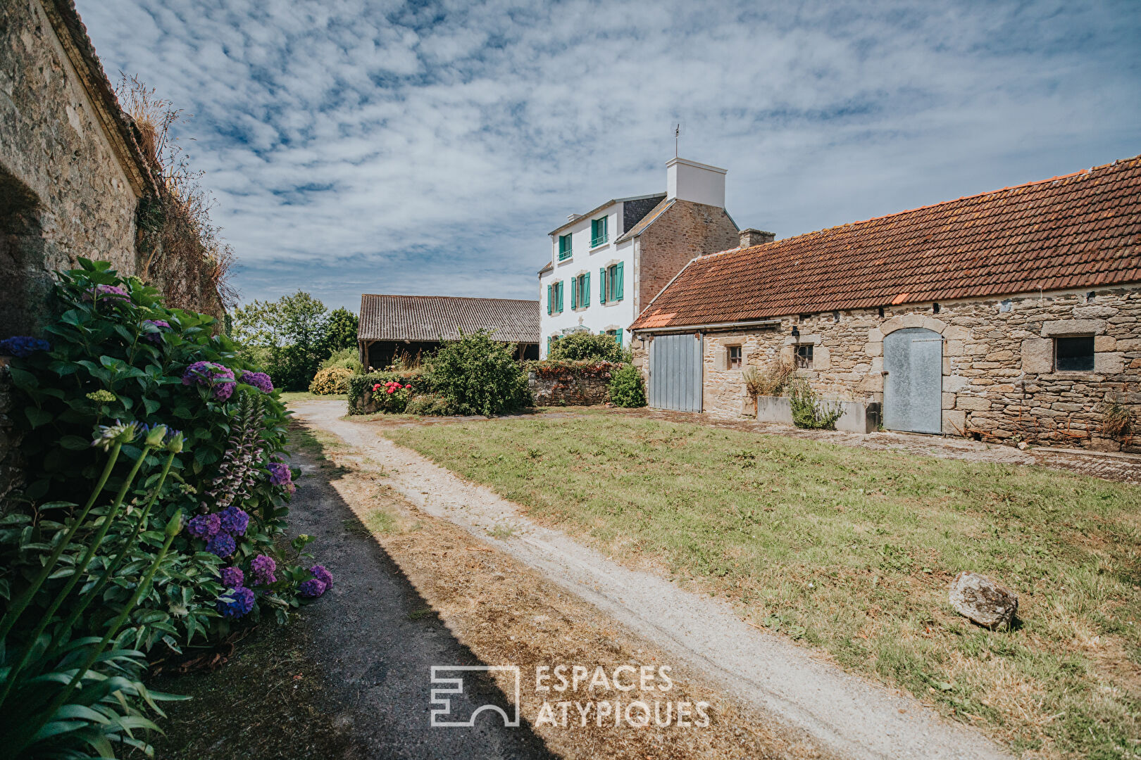 1930s house between land and sea