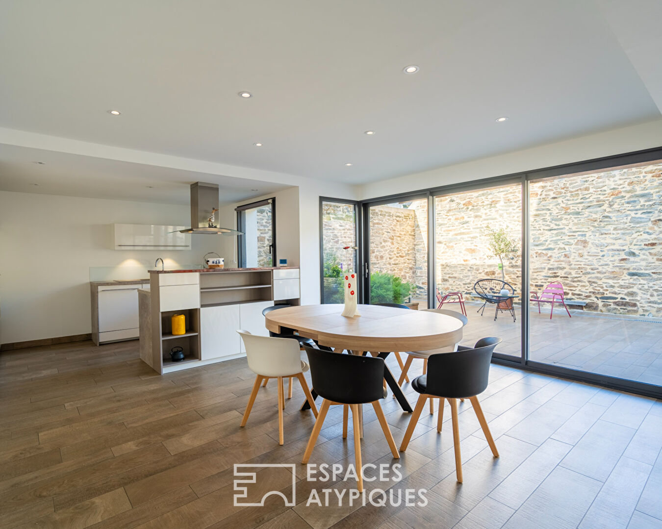 Maison d’architecte et sa terrase intimiste