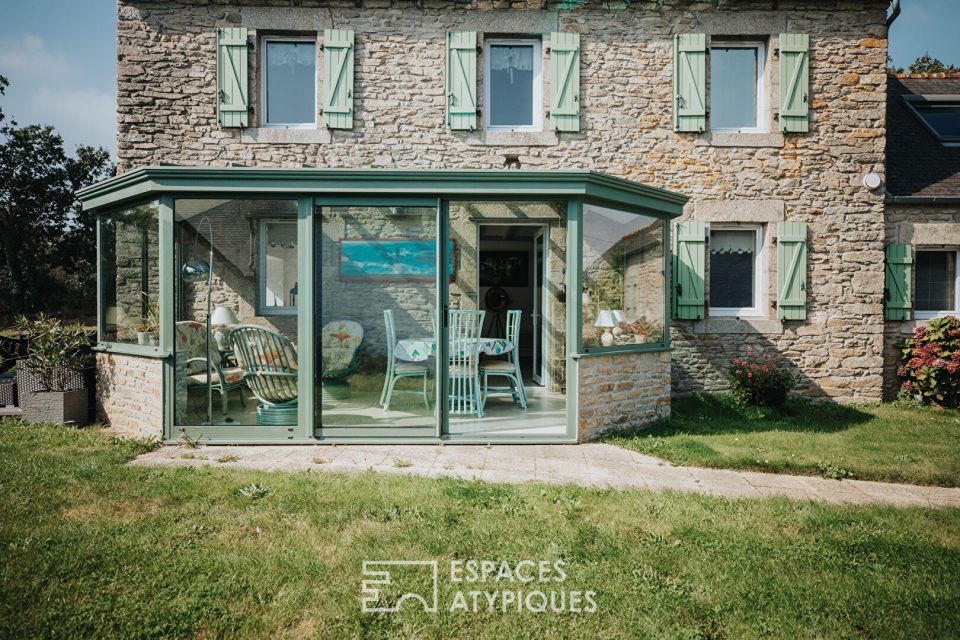 Maison de famille en pierres et son jardin