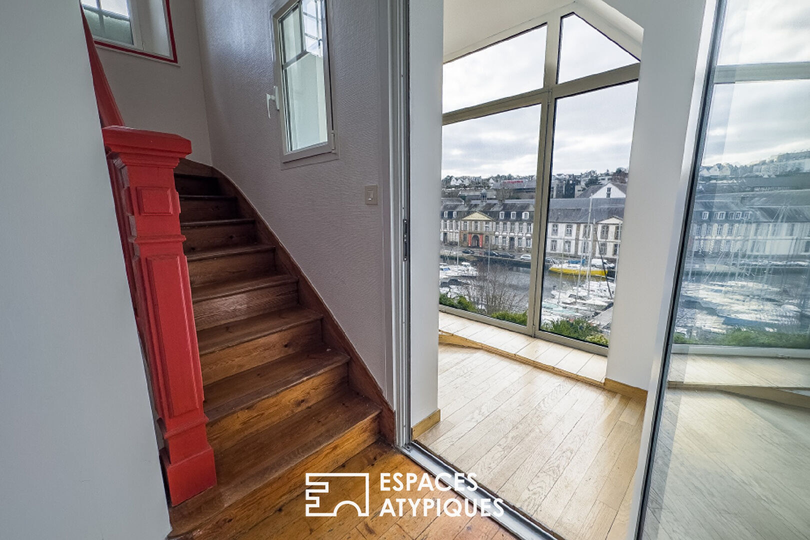 Ecrin suspendu -Vue imprenable sur le port