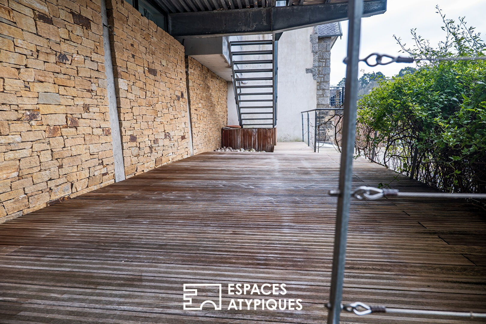 Ecrin suspendu -Vue imprenable sur le port