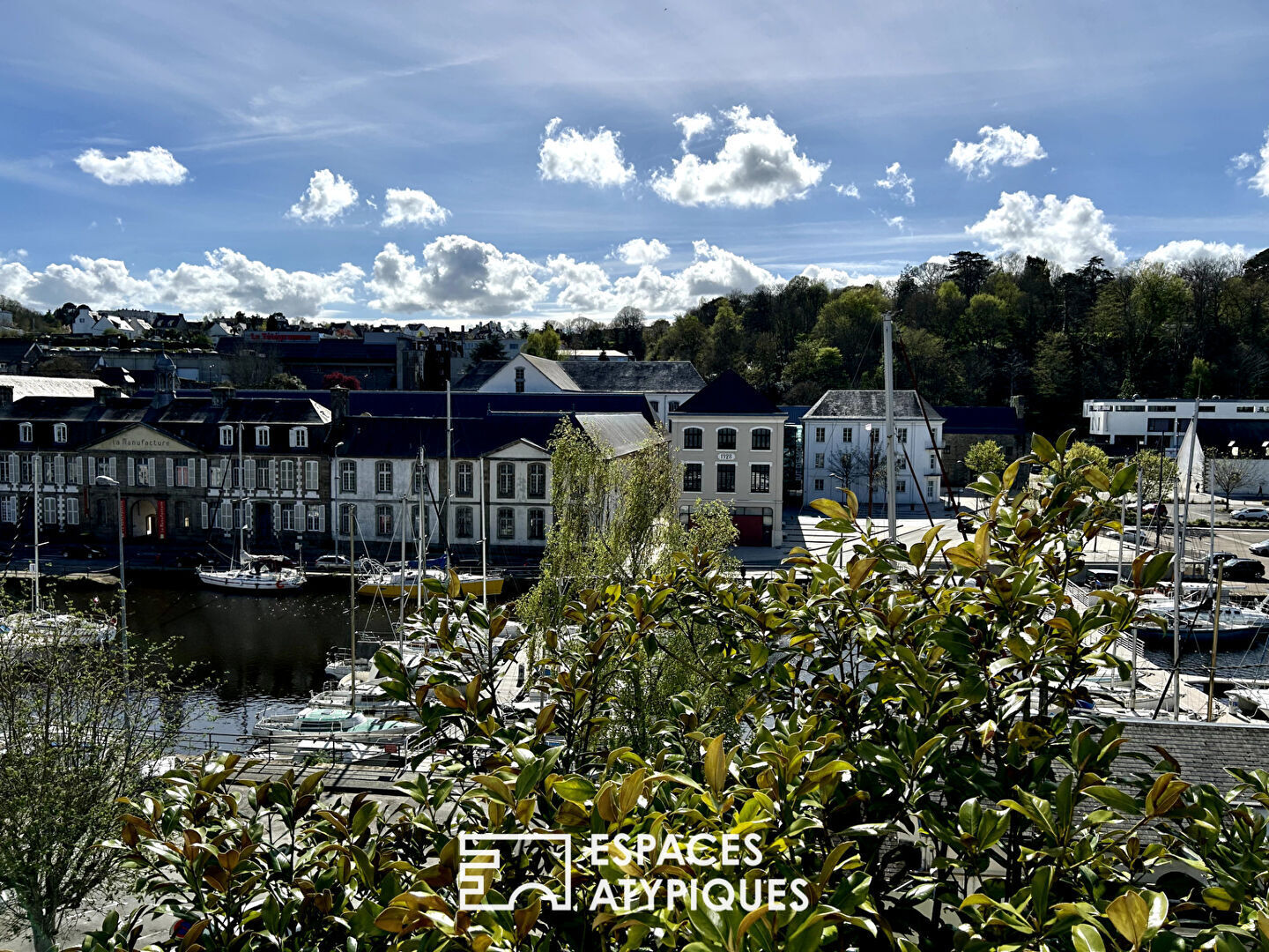 Ecrin suspendu -Vue imprenable sur le port