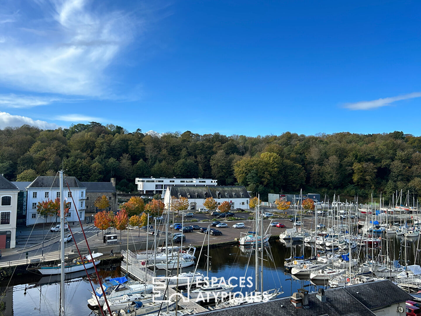 Ecrin suspendu -Vue imprenable sur le port