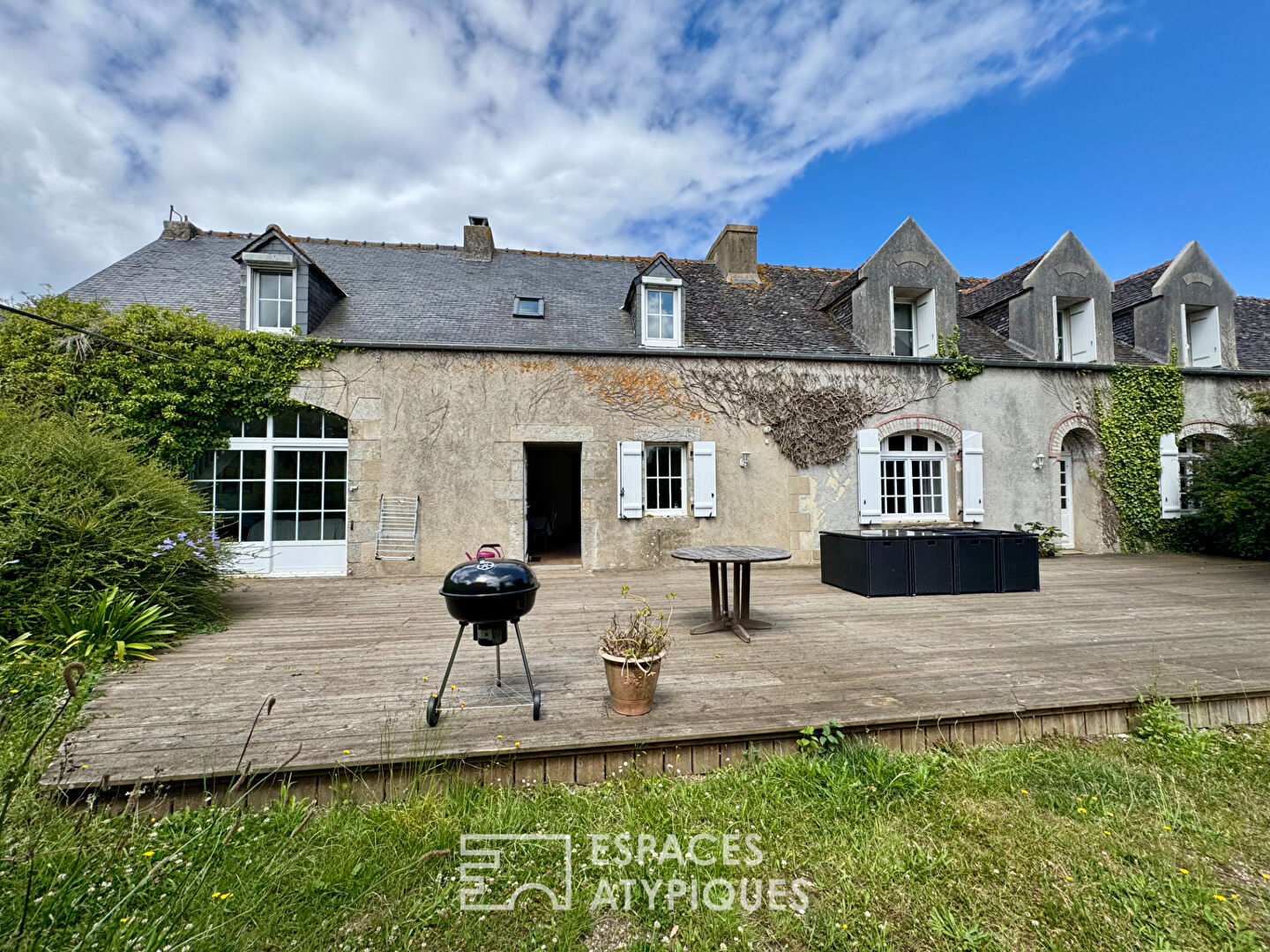 Propriété de caractère à deux pas des plages