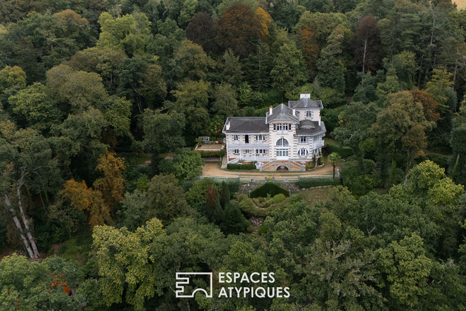 Demeure Art nouveau en baie de Morlaix