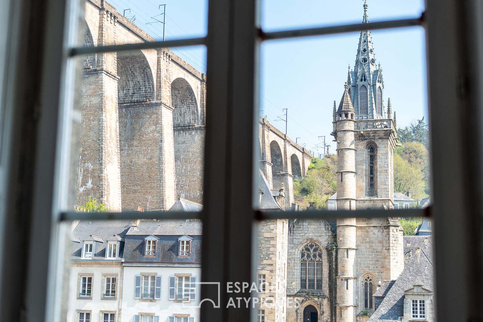 L’élégance d’un appartement style haussmannien avec jardin privé