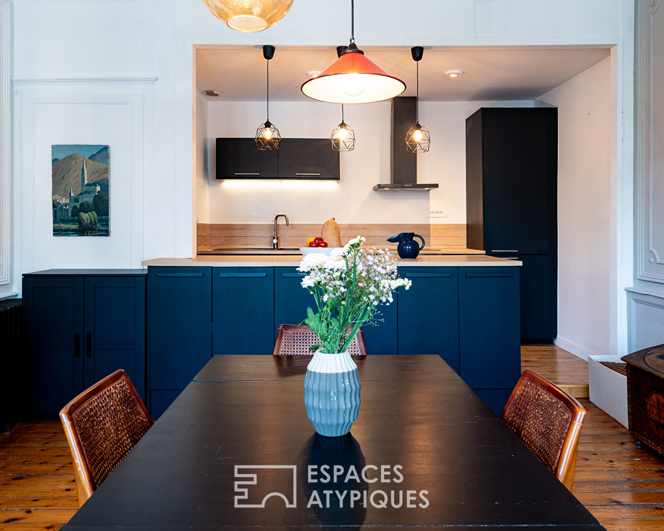 L’élégance d’un appartement style haussmannien avec jardin privé