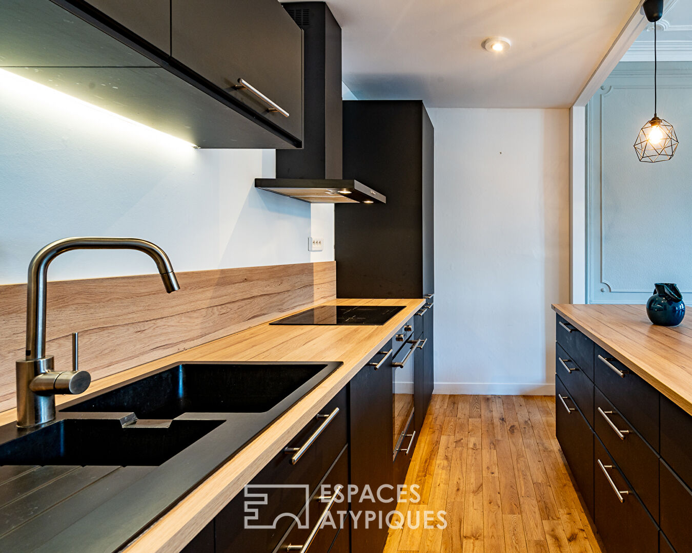 L’élégance d’un appartement style haussmannien avec jardin privé