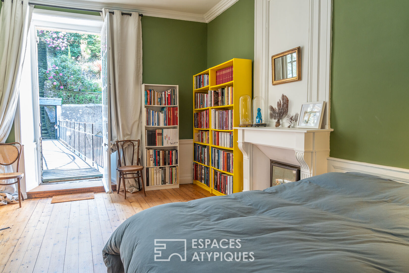 L’élégance d’un appartement style haussmannien avec jardin privé