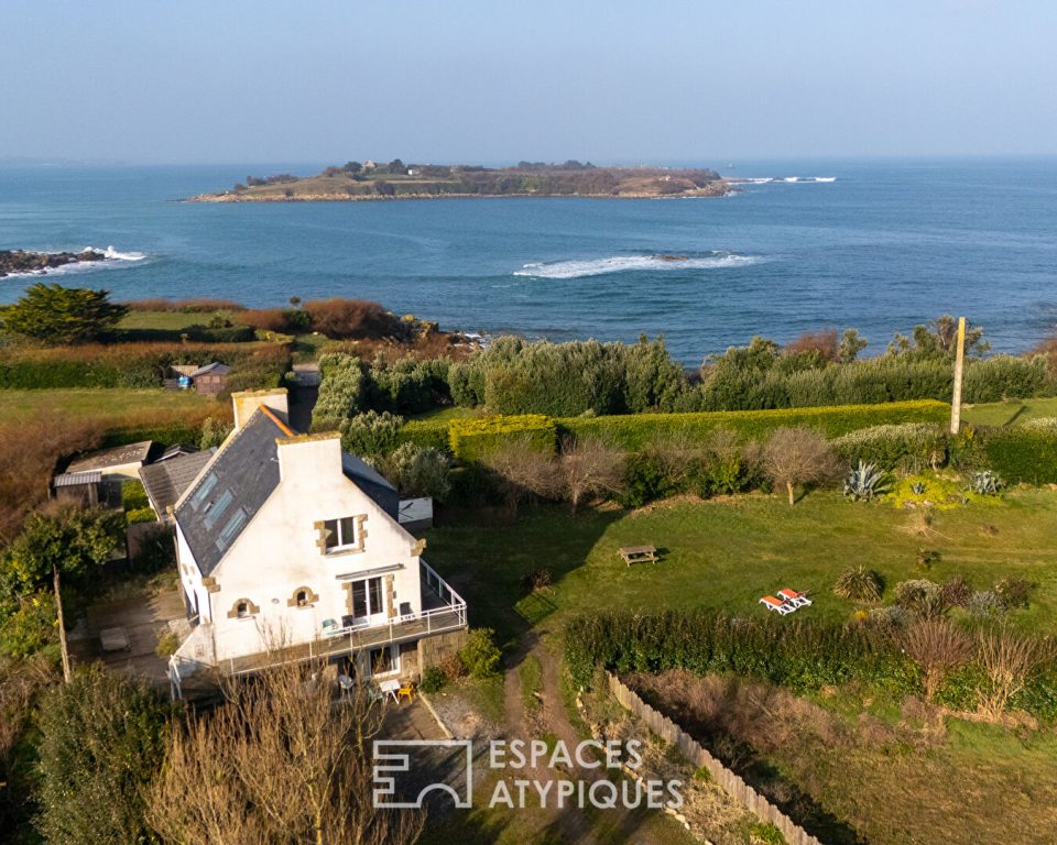 Face à l'océan, maison rénovée dans un écrin côtier