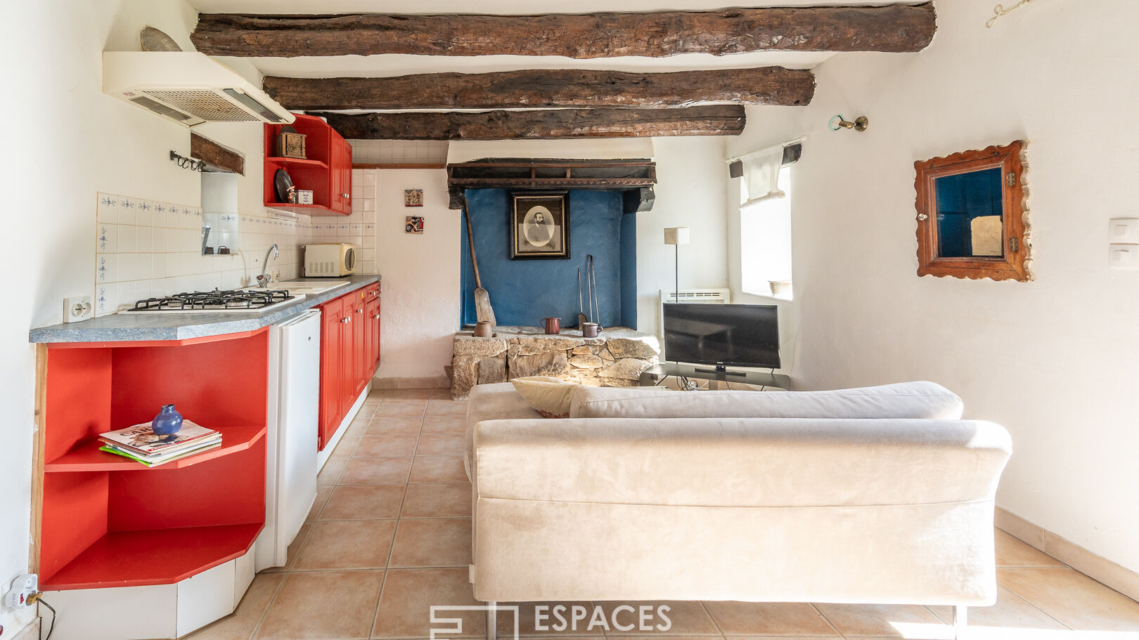 Longère de caractère, gîte et piscine dans un cadre paisible