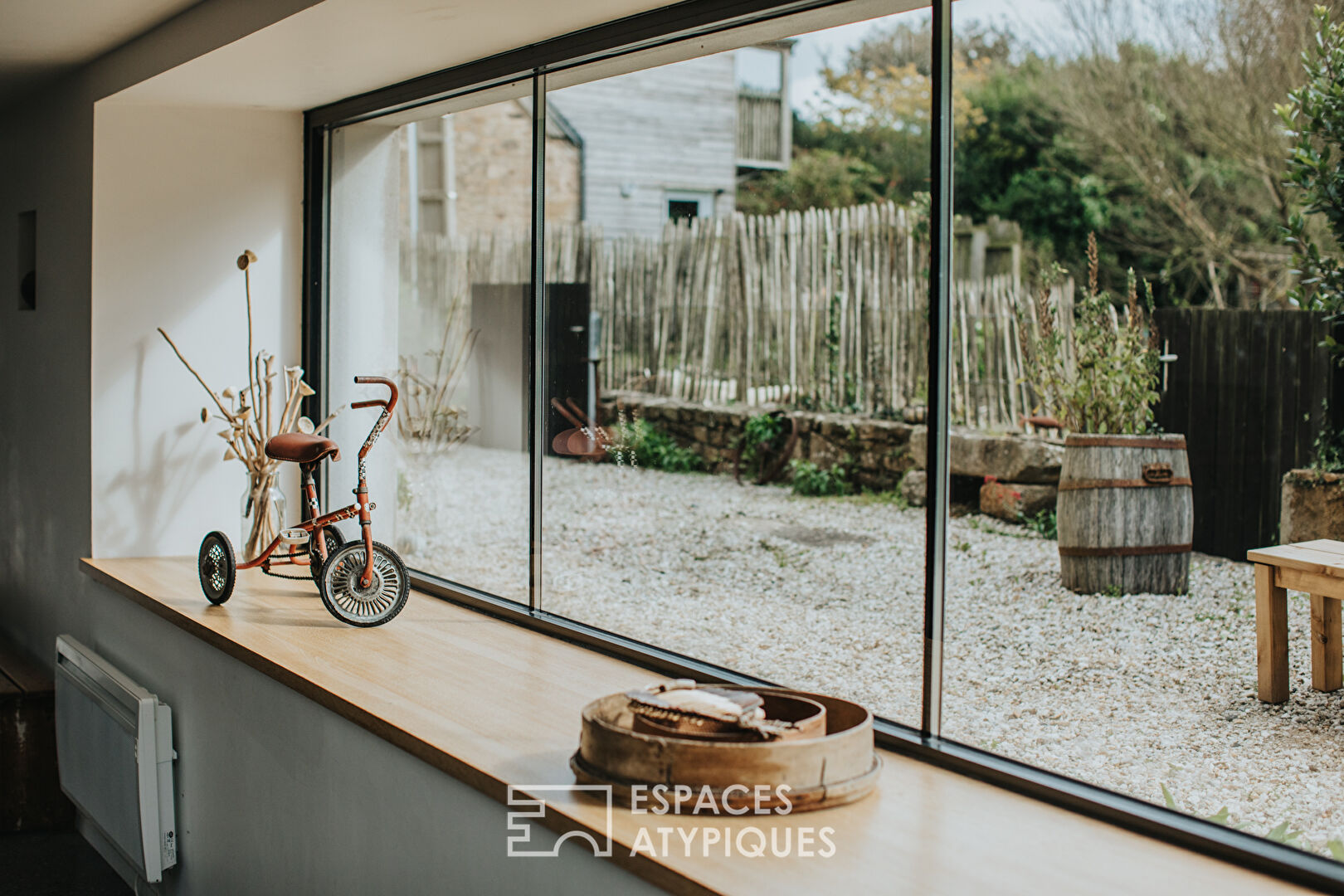 Moulin du XVIIème siècle réinventé entre terre et mer