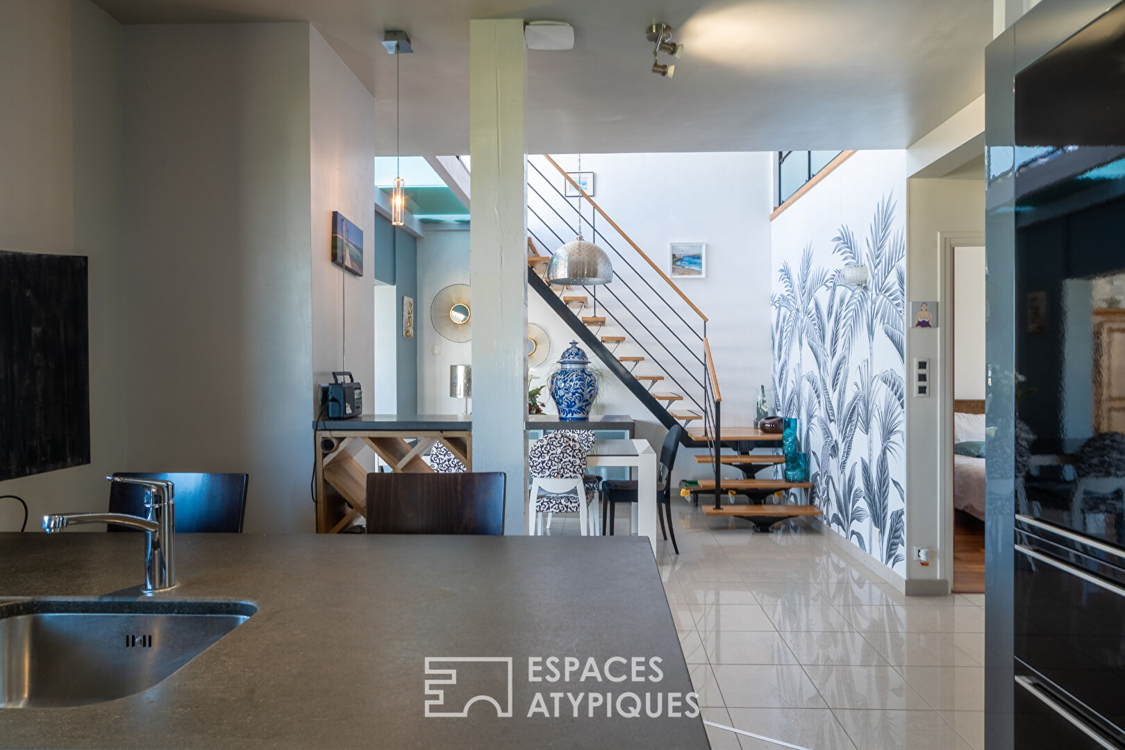 Écrin contemporain face à la mer