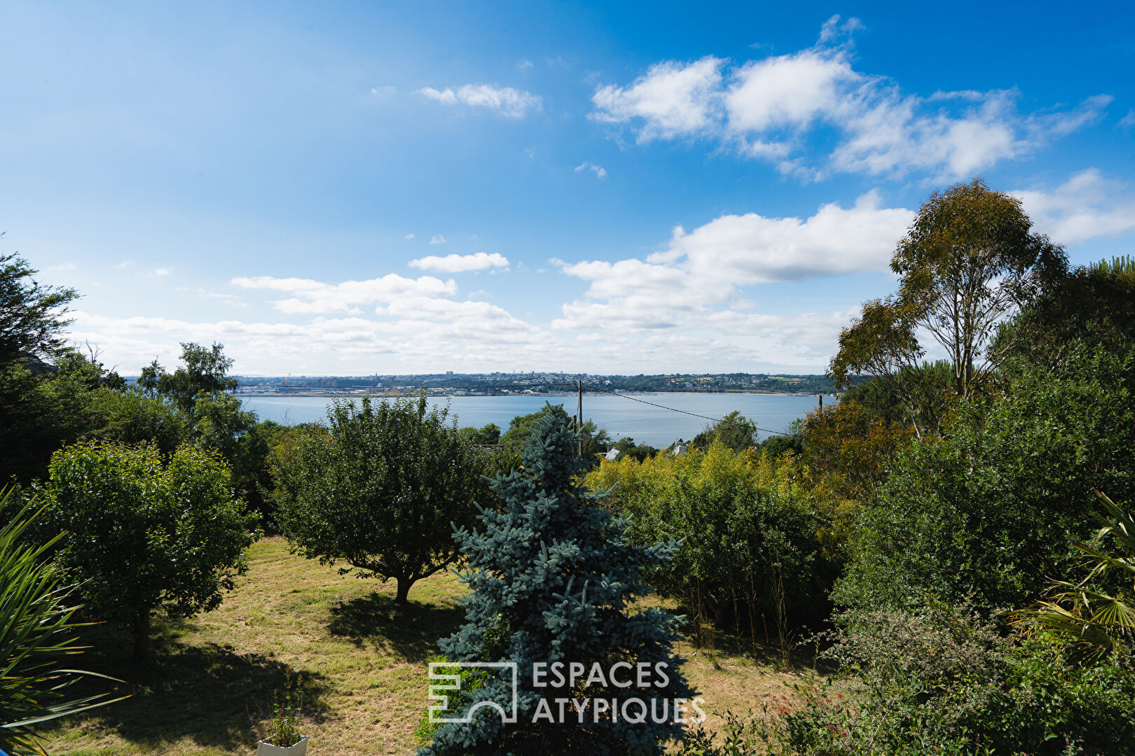Cap sur la rade – Une maison d’architecte inspirée, face à la mer