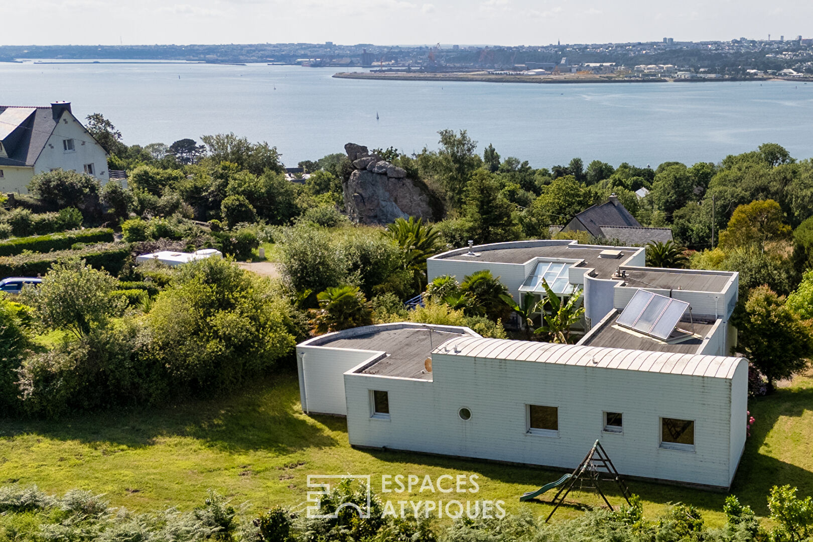 Cap sur la rade – Une maison d’architecte inspirée, face à la mer