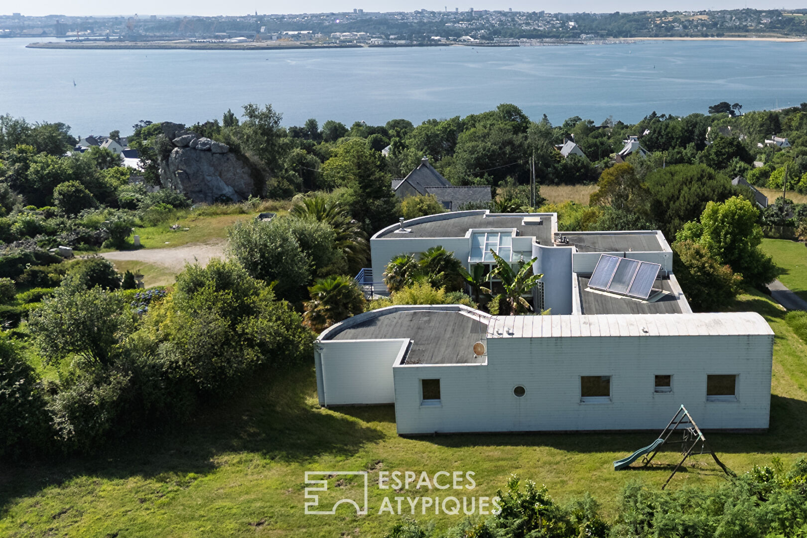 Une maison d&rsquo;architecte, face à la mer