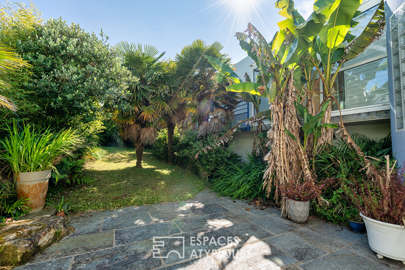 Une maison d&rsquo;architecte, face à la mer