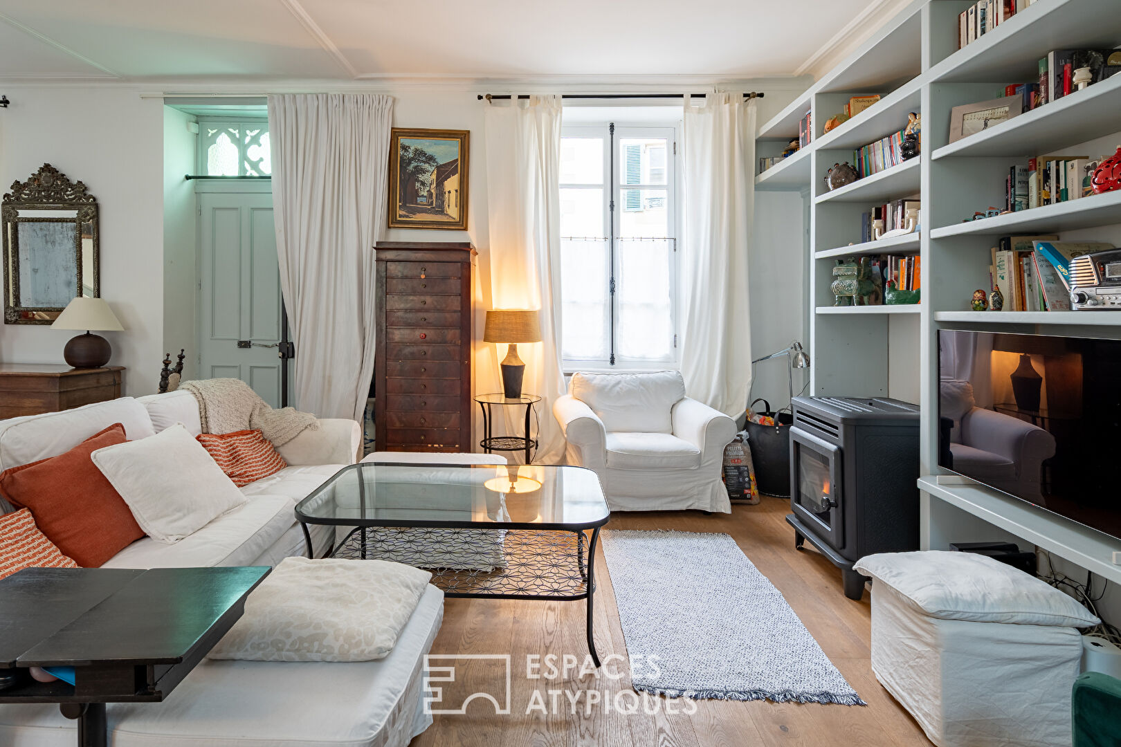 Demeure bourgeoise et sa maisonnette au jardin secret