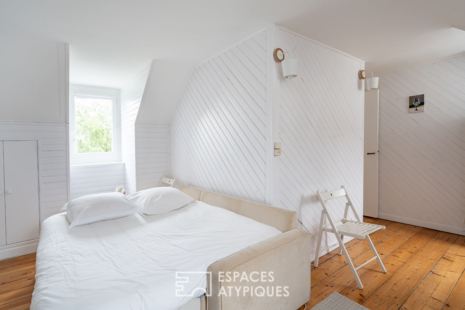 Demeure bourgeoise et sa maisonnette au jardin secret