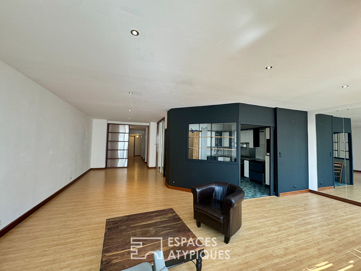 Duplex atypique au coeur du Triangle d’Or