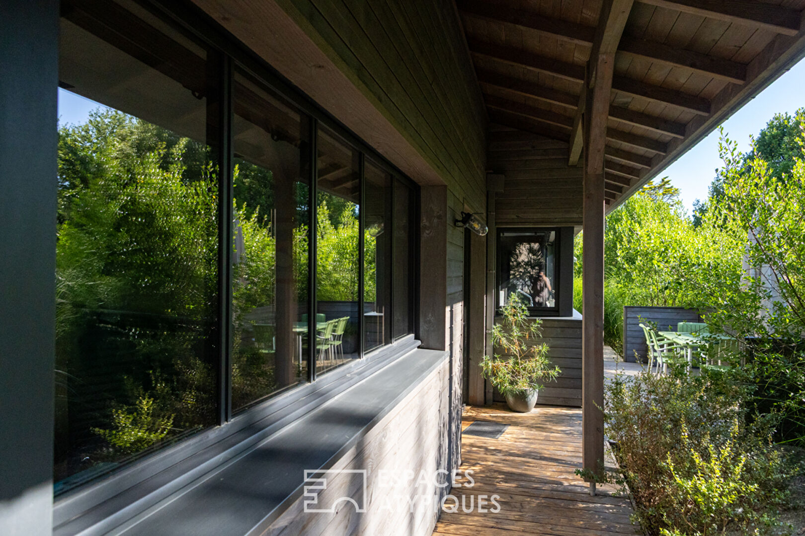 Villa d&rsquo;architecte confidentielle au coeur du Cabellou